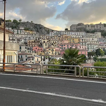 Giardino San Gerardo Maiella Vista Castello E Con Parcheggio Interno Privato E Gratuito Apartamento