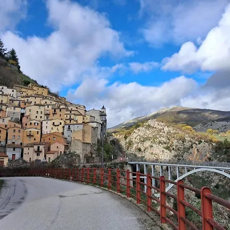 Giardino San Gerardo Maiella Vista Castello E Con Parcheggio Interno Privato E Gratuito *