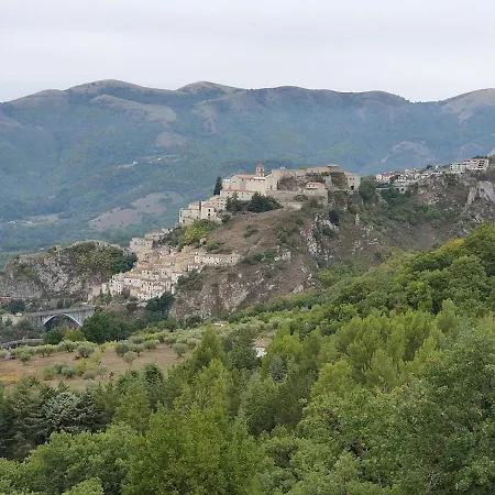 Giardino San Gerardo Maiella Vista Castello E Con Parcheggio Interno Privato E Gratuito Appartement *