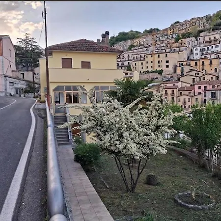 Giardino San Gerardo Maiella Vista Castello E Con Parcheggio Interno Privato E Gratuito *