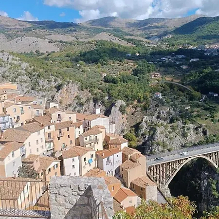 Apartamento Giardino San Gerardo Maiella Vista Castello E Con Parcheggio Interno Privato E Gratuito